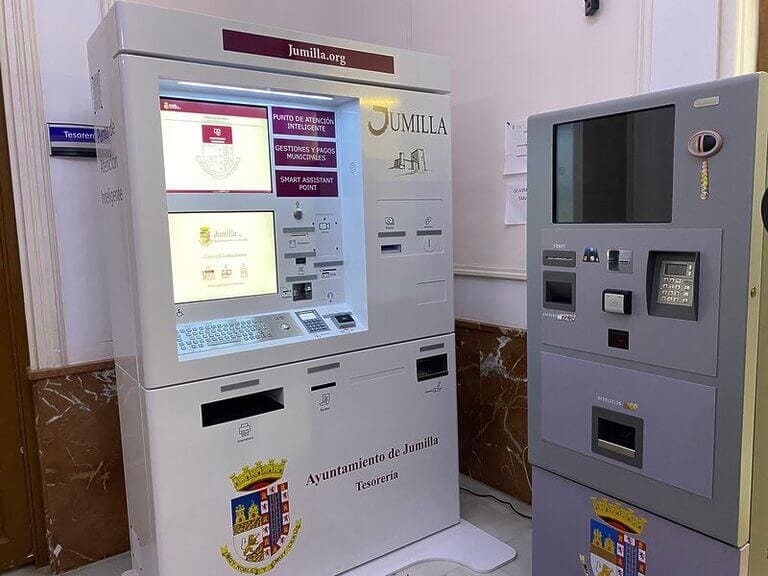 Instalado y en funcionamiento el nuevo cajero ciudadano del Ayuntamiento de Jumilla