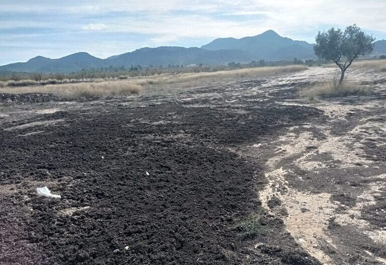 La Concejalía de Medio Ambiente en Jumilla recuerda que la utilización de lodos como abono agrícola está prohibida durante el verano y conlleva sanción