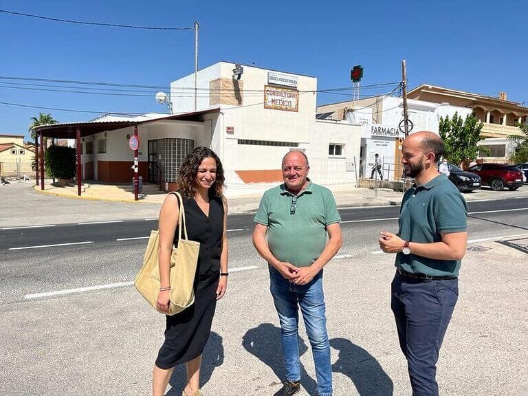 Mientras que el Partido Popular cierra consultorios médicos, el PSOE invierte en su mejora para que nuestros vecinos tengan una atención sanitaria digna