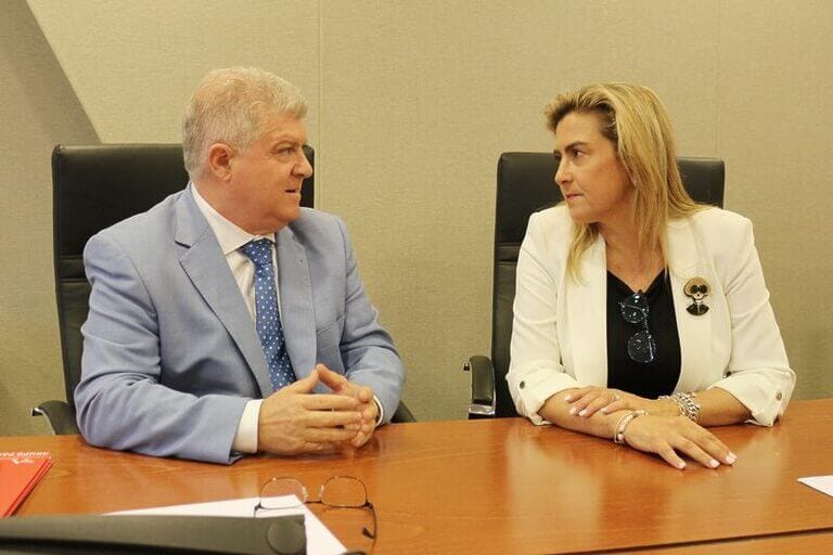 Carmina Fernández: “Tenemos claro que hay un pacto entre PP y Vox, lo único que están haciendo es un paripé para conseguir votos el 23J”