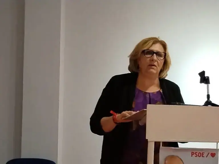 El PP en Murcia reacciona sin agenda propia y copia una propuesta socialista para los Centros de la Mujer