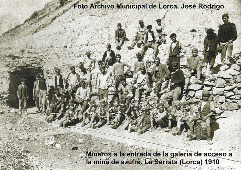 Investigadores de la UPCT proponen divulgar la actividad minera de la lorquina sierra de Serrata