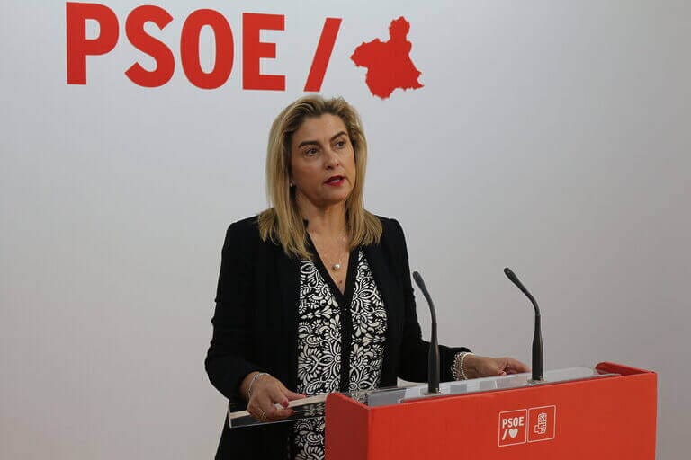 Carmina Fernández: “López Miras es el responsable de los mensajes racistas y xenófobos del Gobierno regional”