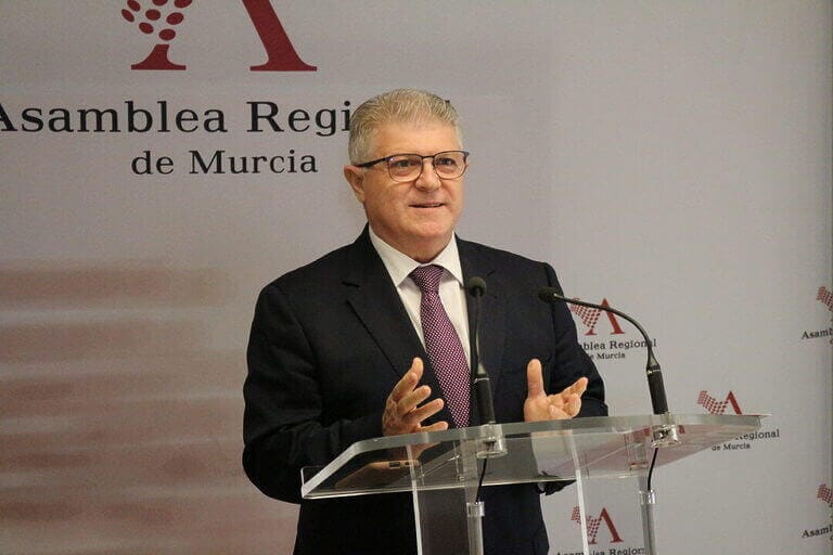 Pepe Vélez: “Una vez más, queda claro que el PP de López Miras pretende reducir al mínimo la actividad en la Asamblea para ocultar su gestión a la ciudadanía”