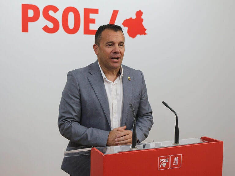 ernando Moreno: “Exigimos a López Miras que cumpla con su responsabilidad y pague las ayudas pendientes a los agricultores de secano”