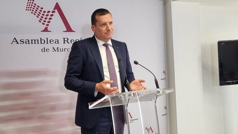 Manolo Sevilla: “López Miras vuelve a demostrar que no le importa el Mar Menor, cada vez destina menos presupuesto a su recuperación”