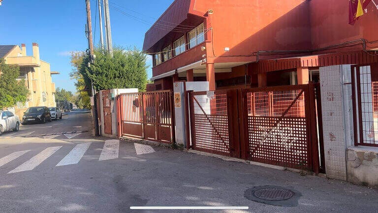 Ruiz: “Por la dejadez del PP de Ballesta vamos a perder 120.000 euros para llevar a cabo entornos escolares seguros en cuatro colegios del municipio”