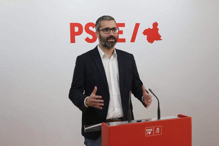 Francisco Lucas: “Bernabé no es un interlocutor válido, solo se le conoce por mandar apalear a los vecinos de Murcia cuando se manifestaban para pedir el soterramiento”