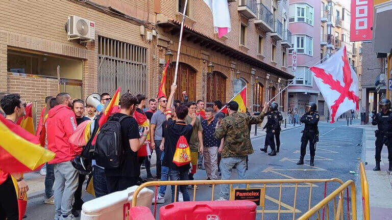 Vandalización de la puerta de la sede en Murcia de CCOO