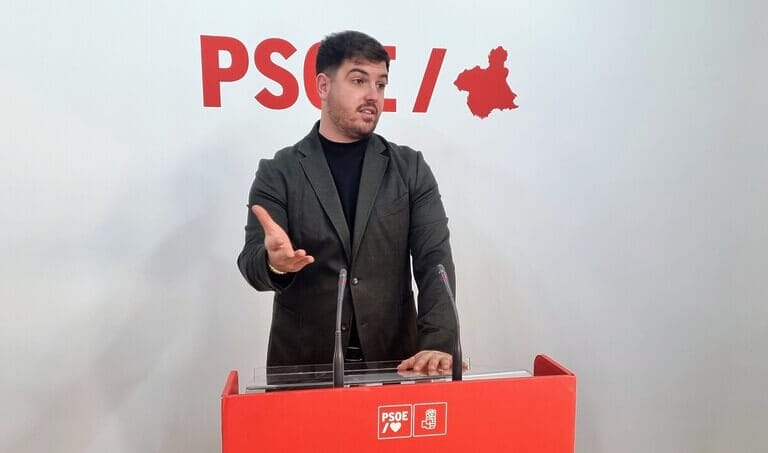 Miguel Ortega: “López Miras ha quebrado el estado de derecho de la Región e incumple las leyes de vivienda conscientemente”