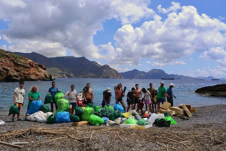 Los residuos de plástico continúan invadiendo los entornos naturales del sureste