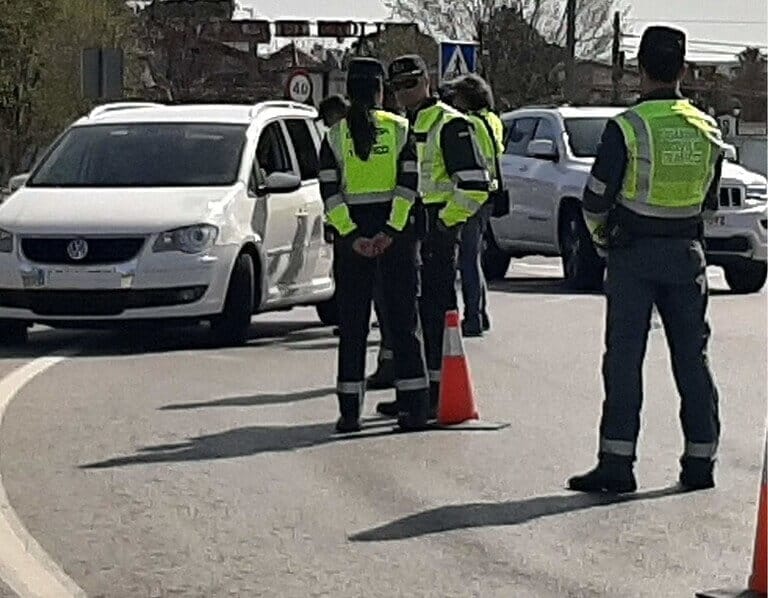 Despliegue de cerca de 100 efectivos de la Guardia Civil en Fuente Álamo tras alerta de fiesta ilegal