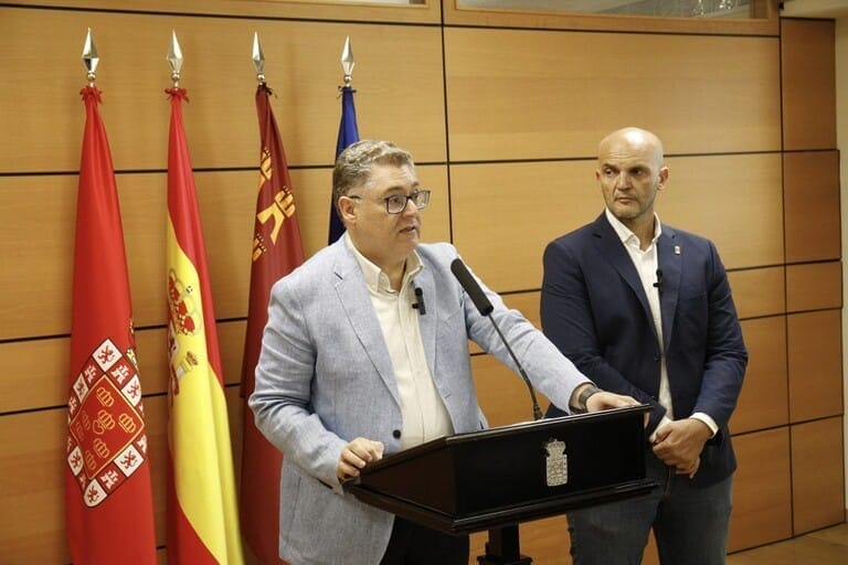 Guerrero: “La acera entre Algezares y Santo Ángel es una realidad gracias al trabajo y al esfuerzo del PSOE cuando estaba en el Gobierno”