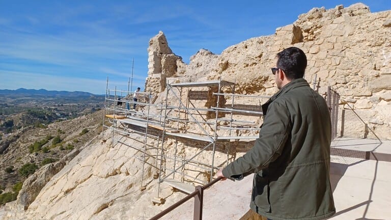 Ya están en marcha las obras de conservación de la alcazaba del Castillo de Mula