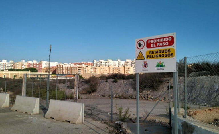 El PSOE exige al Gobierno regional que informe con urgencia el proyecto para descontaminar El Hondón