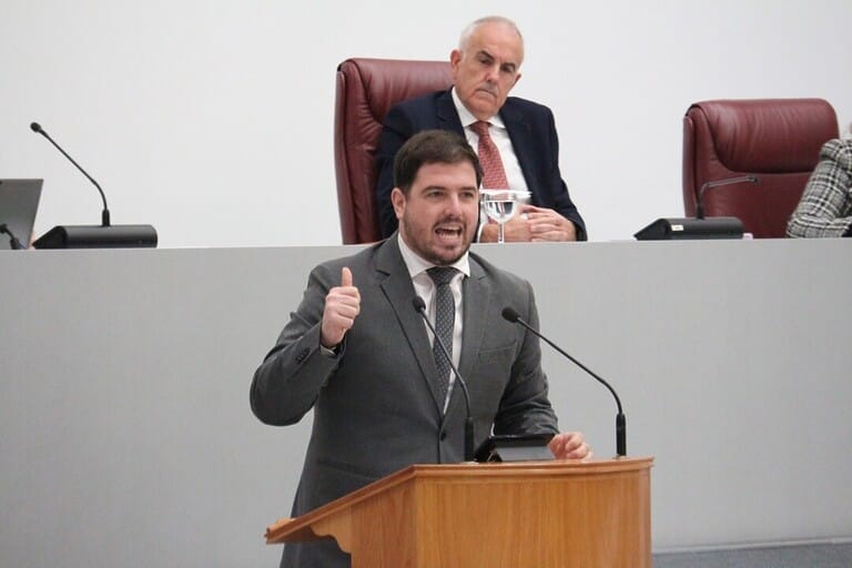 Ortega: “La falta de estrategia de López Miras en materia de vivienda está dejando a la Región de Murcia sin casas y está provocando el incremento del precio”