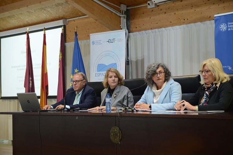 La UPCT impulsa el primer informe regional sobre RSC y Economía Azul, que señala las oportunidades para las pymes en esta materia 