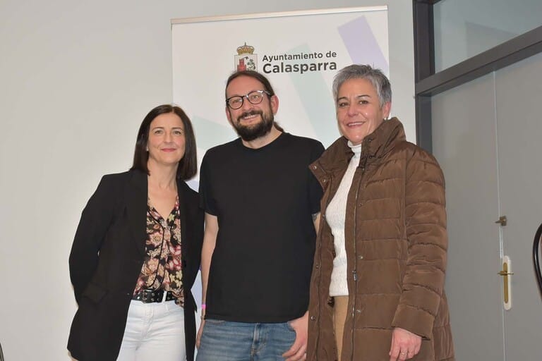 “Educar en igualdad y corresponsabilidad: el papel del padre en la crianza”, la primera charla de la escuela de familias por Alberto Soler