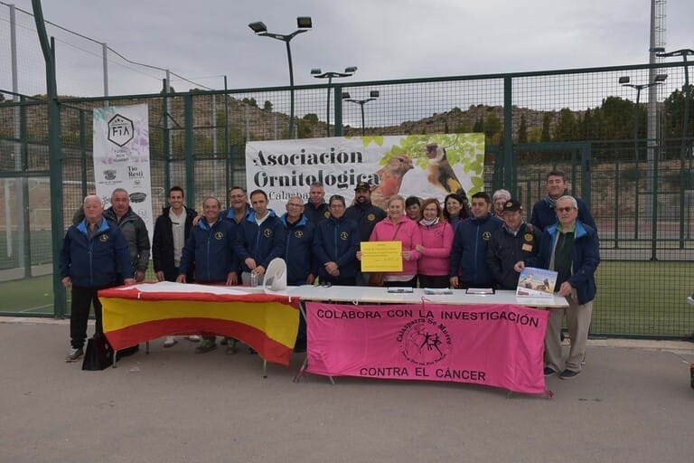 La Asociación Ornitológica de Calasparra recauda 2.000 euros en su concurso a beneficio de la lucha contra el cáncer