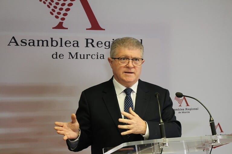 Pepe Vélez: “El Gobierno de Pedro Sánchez está haciendo avanzar la Región, mientras el PP se dedica a apropiarse de los logros del Gobierno de España en nuestra comunidad”