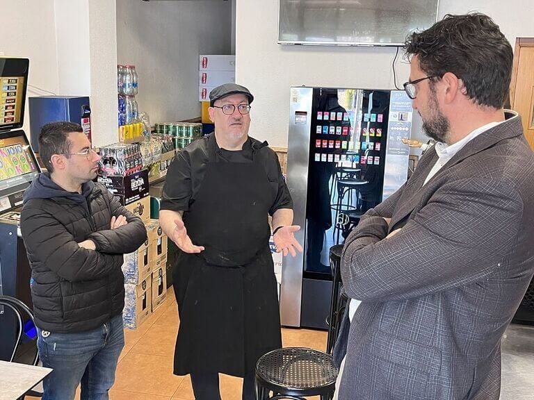 Gines Ruiz: “La improvisación del gobierno del PP con las terrazas covid lleva a los hosteleros a un horizonte incierto y un futuro preocupante”