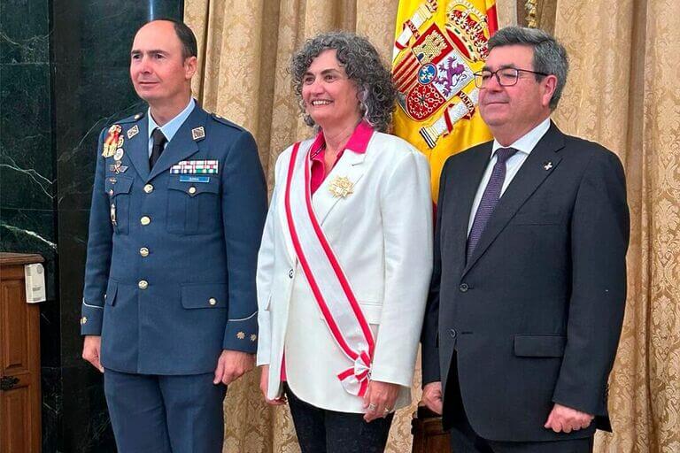 Beatriz Miguel distinguida con la Gran Cruz del Mérito Aeronáutico por el Ministerio de Defensa 