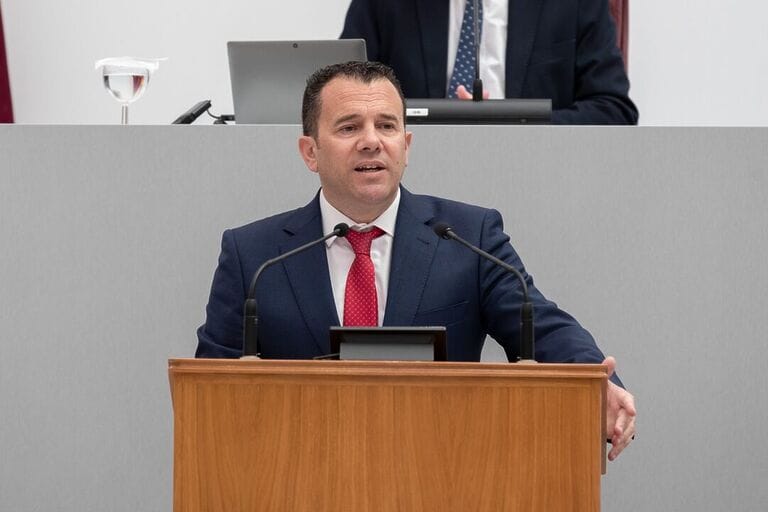 Fernando Moreno: “El Gobierno regional desprotege a los pequeños agricultores frente a la especulación y prácticas desleales de grandes empresas”