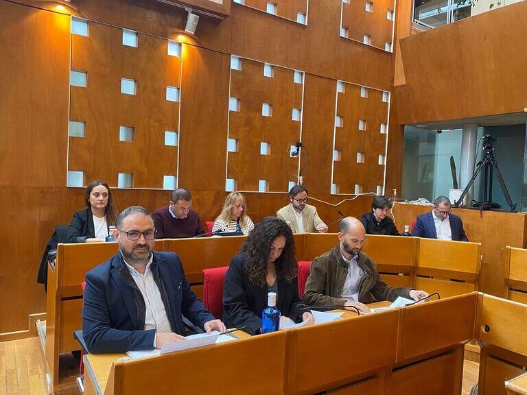 Fulgencio Gil y sus socios de la extrema derecha votan en contra de solucionar las listas de espera sanitarias del hospital Rafael Méndez de Lorca