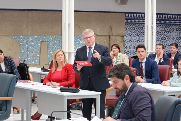 Vélez: “López Miras trata de hacernos creer que vivimos en ‘el mundo de la piruleta’, pero la auténtica realidad es que la Región de Murcia no va bien con el PP”