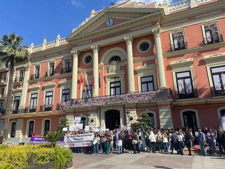 CCOO celebra el éxito de la concentración de este jueves en la Glorieta de España