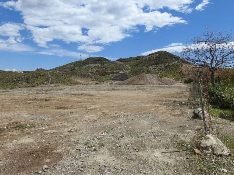 El Ayuntamiento de Águilas propone sanciones de más de 80.000 € por las roturaciones de Bella Águilas