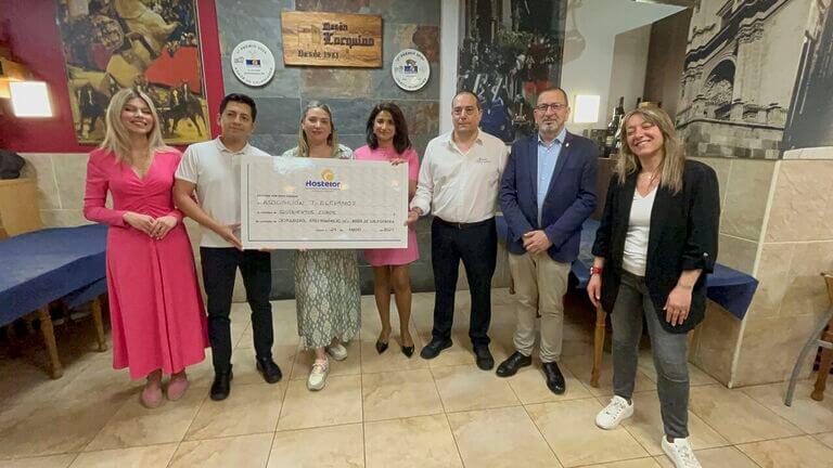 “Mesón Lorquino” dona su premio en las Jornadas Gastronómicas del Arroz en Calasparra en Lorca, para el tratamiento e investigación del cáncer infantil