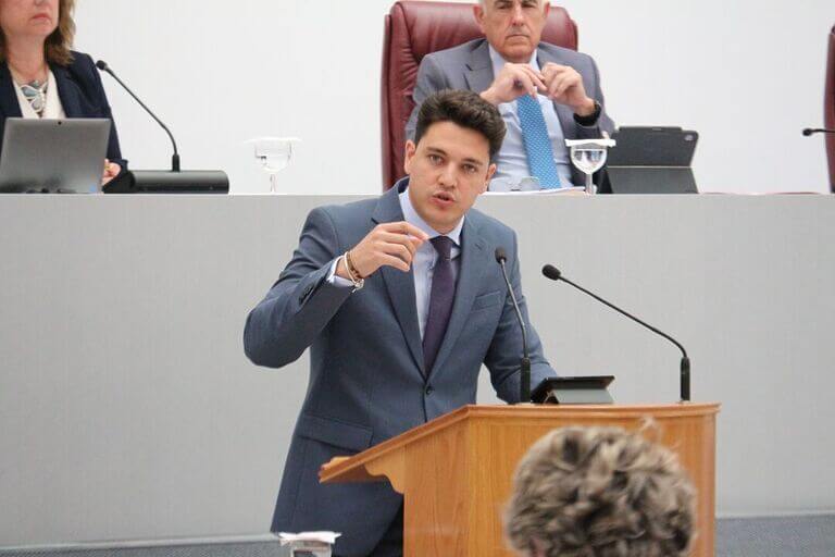 Juan Andrés Torres: “El PP y Vox pretenden dar la estocada final a la transparencia para socavar el derecho de la ciudadanía a saber y a participar”