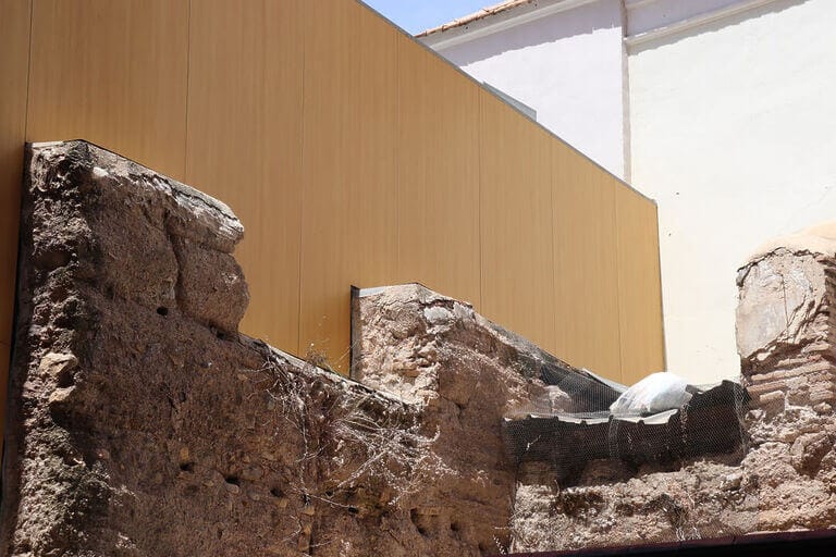 HUERMUR denuncia la desidia en el tramo de la muralla de Murcia en Santa Eulalia