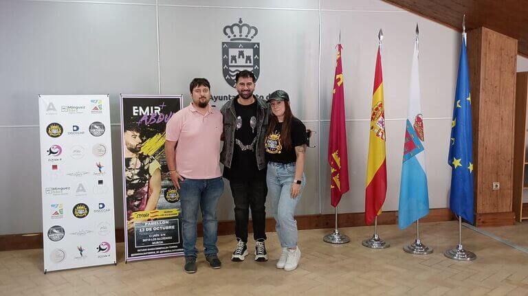 El reconocido coreógrafo Emir Abdul pone a Los Alcázares a bailar