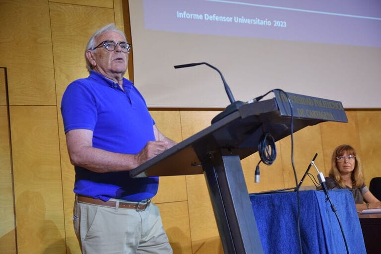 Aumentan las consultas y se reducen las quejas al Defensor Universitario, que realiza sus primeras mediaciones