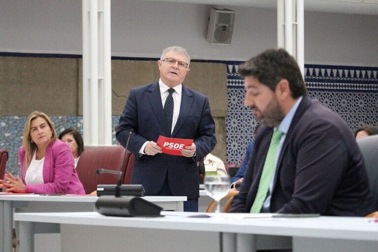 Pepe Vélez: “El PP de López Miras es el responsable del crecimiento de la ultraderecha en la Región por asumir y blanquear sus discursos reaccionarios”