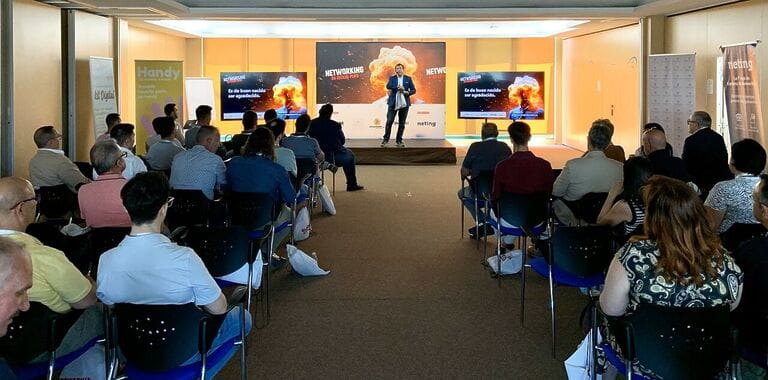 Cerca de un centenar de emprendedores y empresarios se reúnen en Murcia en el encuentro 'Networking en Estado Puro'