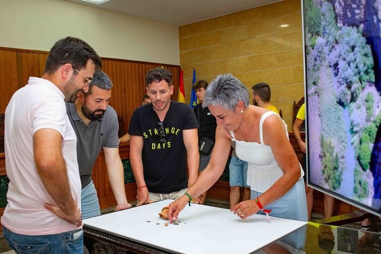 Las primeras excavaciones arqueológicas en el Cerro de la Virgen avanzan a buen ritmo y con grandes resultados