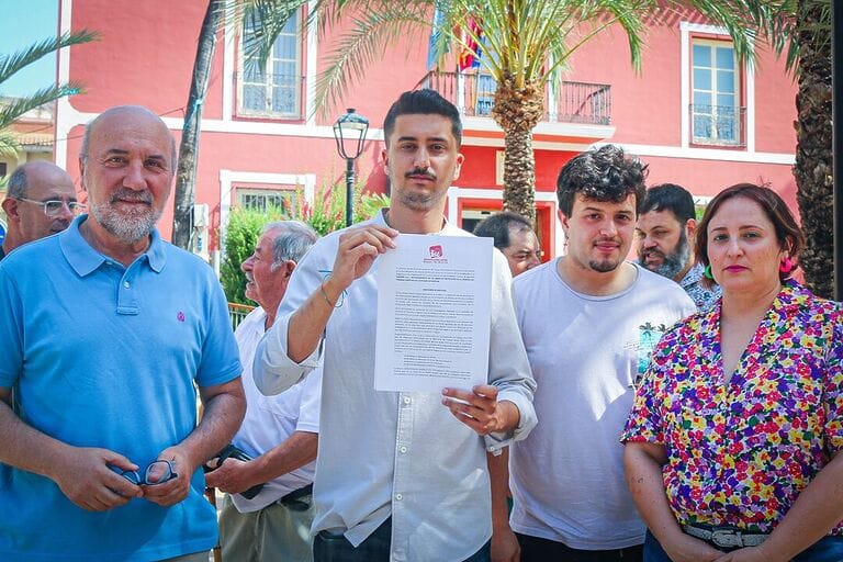 Izquierda Unida-Verdes presenta en Alhama de Murcia una moción que llevará a todos los Ayuntamientos para reforzar la inspección laboral en el ámbito agrícola de la Región de Murcia