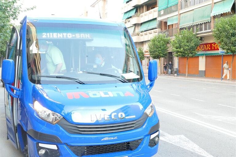El PSOE denuncia que el Gobierno del PP y VOX dejan sin transporte público a las pedanías del Campo de Molina durante el mes de agosto