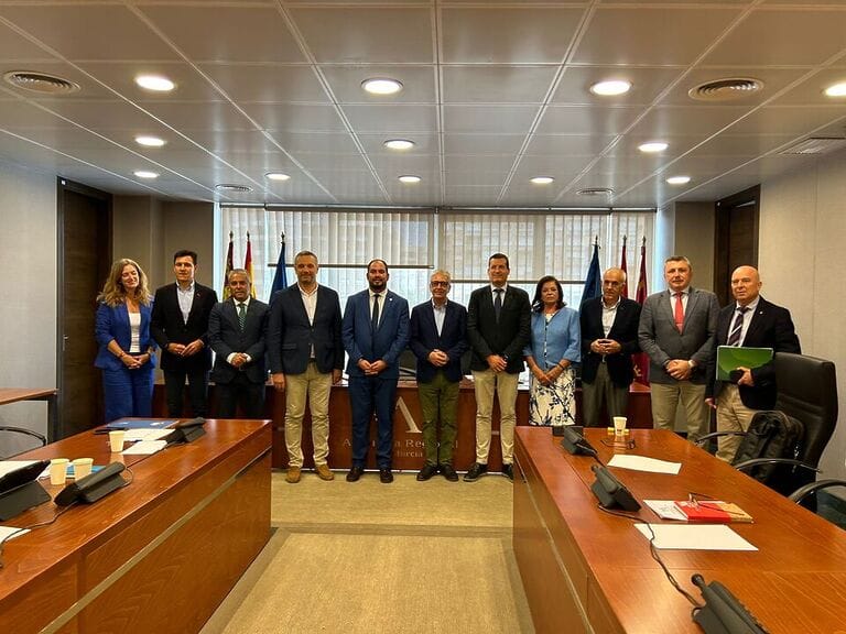 El alcalde de Los Alcázares denuncia en la Asamblea regional que solo se ha restituido un 15% del regadío ilegal junto al Mar Menor