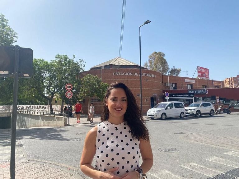 Más de 12.000 lorquinos podrán viajar con grandes descuentos en autobús y tren este verano gracias al Gobierno de España