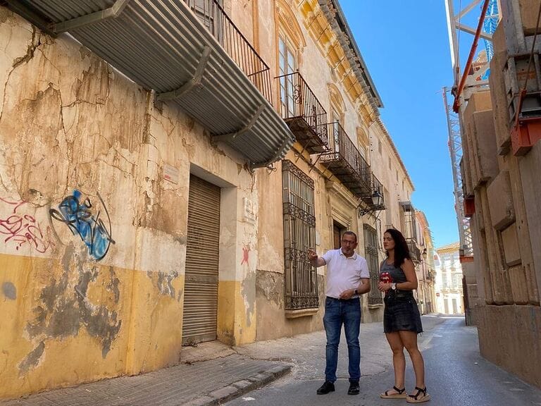 El PSOE de Lorca alerta sobre el elevado coste del proyecto de cinco viviendas de promoción pública para alquiler, que piensa realizar el Ayuntamiento de Lorca en calle Selgas, esquina con Fernando V