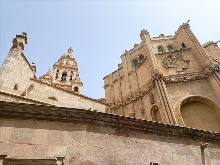 Huermur inicia en Cultura la modificación del BIC de la Catedral de Murcia y la Capilla de los Vélez