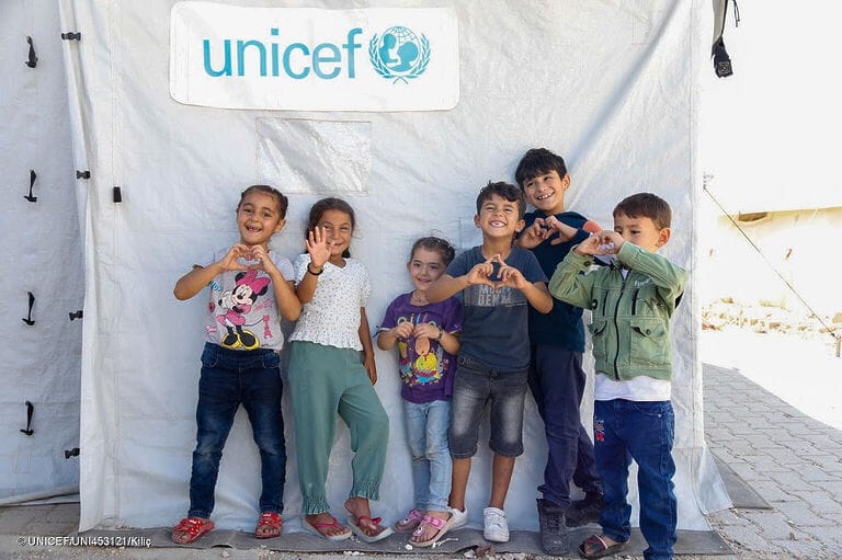 Millones de niños y niñas afectados por 412 situaciones de emergencia en más de 100 países recibieron el apoyo de UNICEF en 2023