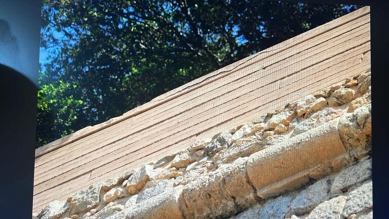 Solicitud urgente por peligro inminente de desprendimientos en la Muralla de Carlos III