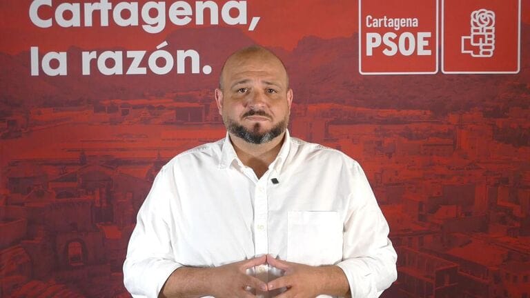 Torres: “El Gobierno de España sigue cumpliendo y restablece el servicio ferroviario con Murcia”