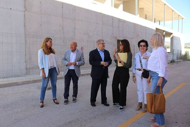 Vélez: “El Gobierno de España cumple su compromiso con Yecla y este otoño iniciará la licitación de las obras de la nueva comisaría de Policía Nacional”