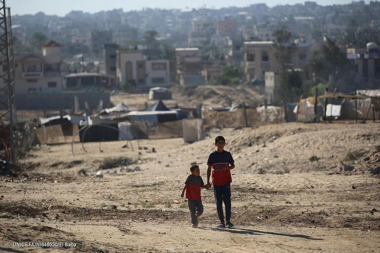 “Necesitamos un alto el fuego para poner fin a la matanza y mutilación de niños y niñas y permitir la entrega urgente de la ayuda, y la liberación incondicional de los rehenes”